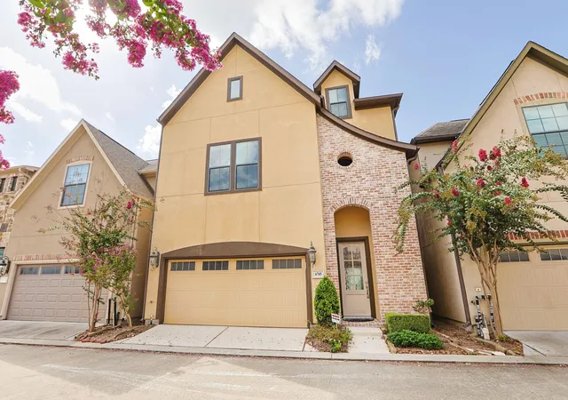 Single family home for sale at 6705 Woodbend Park S, Houston, TX 77055 | MLS# 21532717