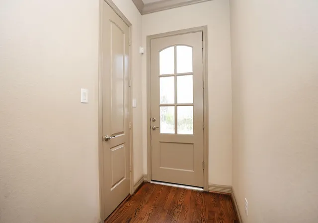 Photo 3 of Single family home for sale at 6705 Woodbend Park S, Houston, TX 77055 | MLS# 21532717 | Listing updated on 2026-09-23