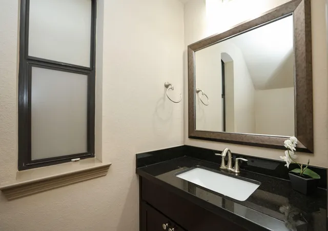 Photo 4 of Single family home for sale at 6705 Woodbend Park S, Houston, TX 77055 | MLS# 21532717 | Listing updated on 2026-09-23