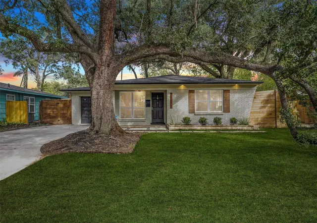Photo 1 of Single family home for sale at 4614 Carleen Rd, Houston, TX 77092 | MLS# 72356142 | Listing updated on 2026-09-18