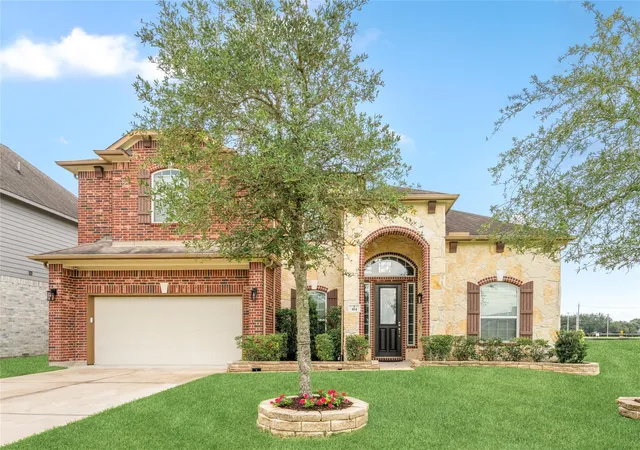 Photo 2 of Single family home for sale at 414 W Bend Dr, League City, TX 77573 | MLS# 29872889 | Listing updated on 2026-09-10