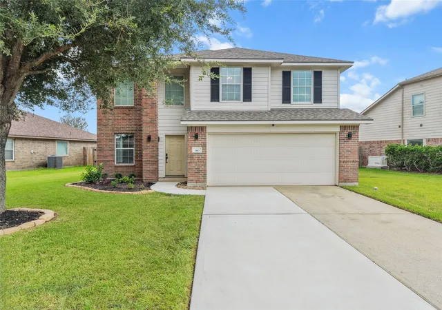 Photo 1 of Sale Pending at 140 Rustic Colony Ln, Dickinson, TX 77539 | MLS# 70719045 | Listing updated on 2026-09-15
