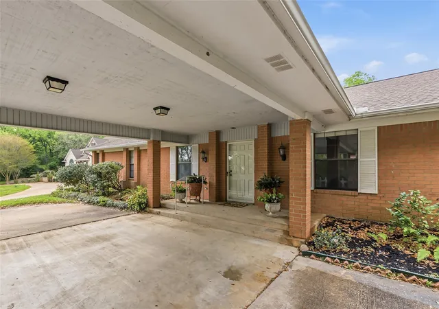 Photo 2 of Single family home for sale at 807 Standley Rd, Madisonville, TX 77864 | MLS# 46720008 | Listing updated on 2026-09-04
