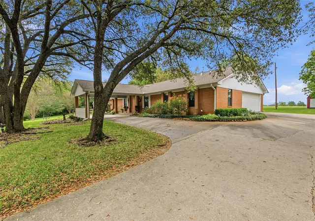 Photo 3 of Single family home for sale at 807 Standley Rd, Madisonville, TX 77864 | MLS# 46720008 | Listing updated on 2026-09-04