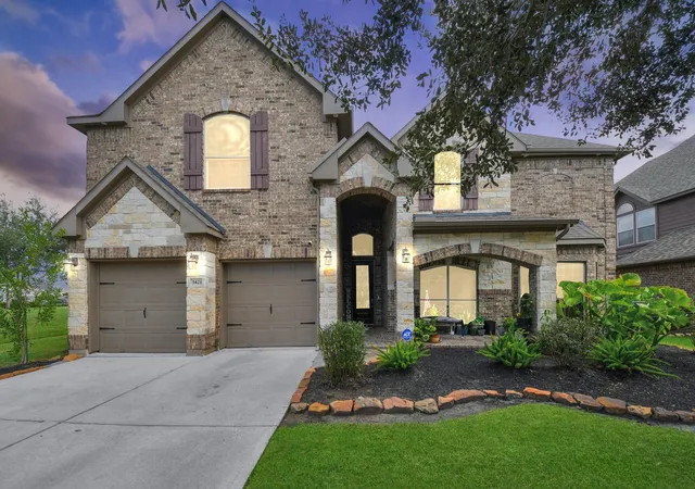 Photo 1 of Single family home for sale at 3421 Brentwood Ln, Pearland, TX 77581 | MLS# 70896874 | Listing updated on 2026-09-26