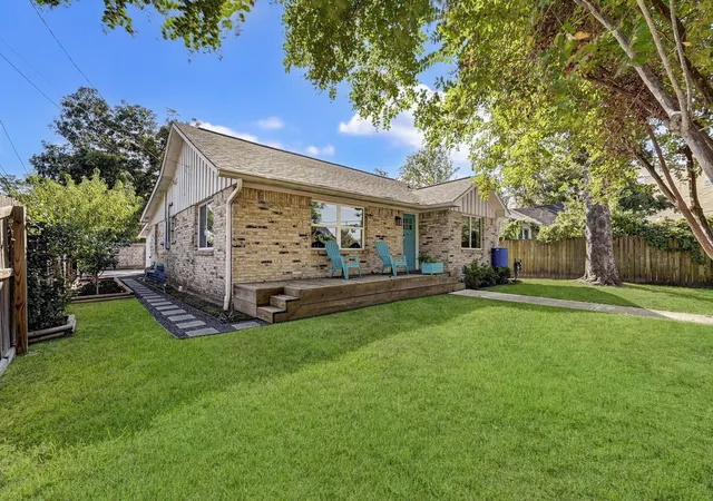 Photo 2 of Sale Pending at 3906 Beggs St, Houston, TX 77009 | MLS# 83197359 | Listing updated on 2026-09-08