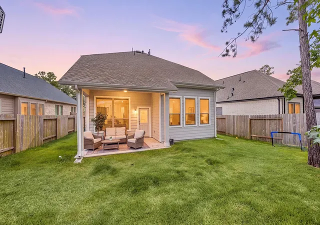 Photo 2 of Single family home for sale at 318 N Cascade Hts Dr, Montgomery, TX 77316 | MLS# 18074052 | Listing updated on 2026-09-09