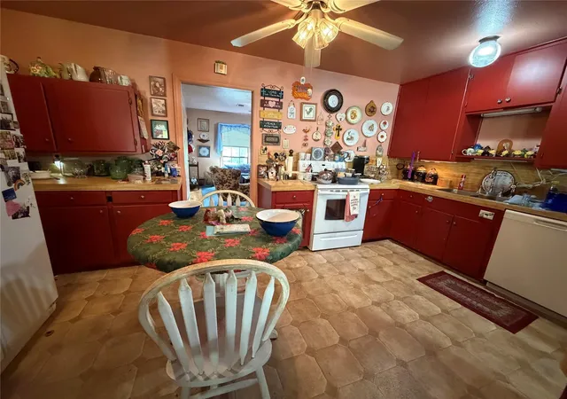 Photo 4 of Single family home for sale at 109 Dahlia St, Orange, TX 77630 | MLS# 61189320 | Listing updated on 2026-09-09