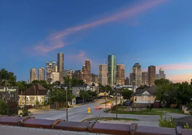 Photo 3 of Single family home for sale at 1719 Houston Ave, Houston, TX 77007 | MLS# 32969341 | Listing updated on 2026-09-11