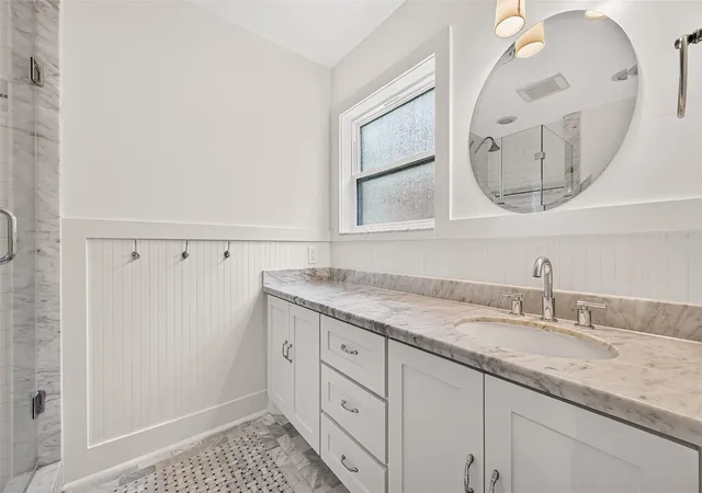 Photo 4 of Single family home for sale at 4617 Waycross Dr, Houston, TX 77035 | MLS# 40598378 | Listing updated on 2026-09-19