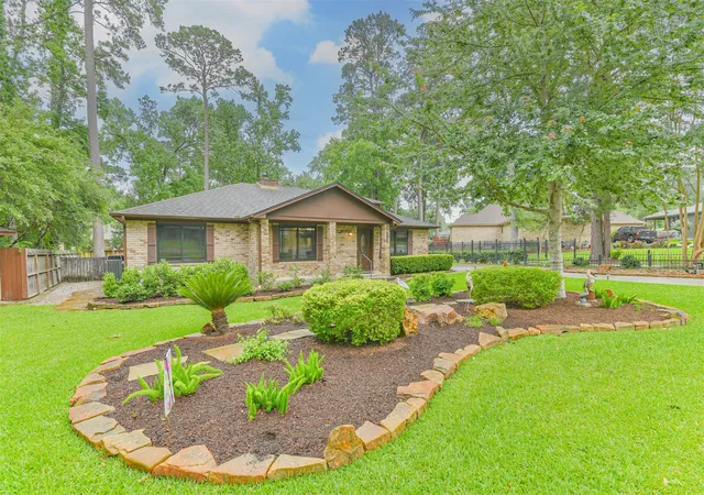 Photo 2 of Single family home for sale at 252 Springs Edge Dr, Montgomery, TX 77356 | MLS# 46763265 | Listing updated on 2026-09-13