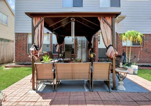 Photo 4 of Single family home for sale at 16403 Dawncrest Way, Sugar Land, TX 77498 | MLS# 15631523 | Listing updated on 2026-09-24