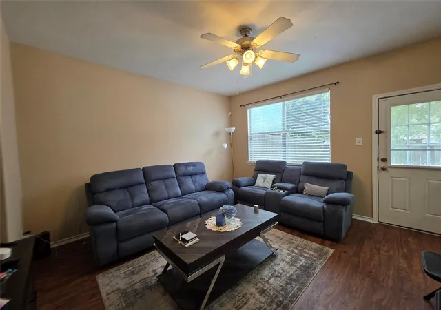 Photo 4 of Single family home for sale at 3409 Victorian Manor Ln, Houston, TX 77047 | MLS# 93182587 | Listing updated on 2026-09-05