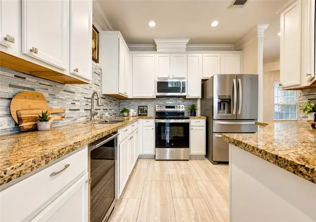 Photo 4 of Townhouse for sale at 1247 Glenwood Cyn, Houston, TX 77077 | MLS# 19720416 | Listing updated on 2026-09-14