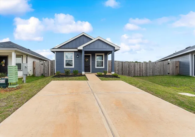 Photo 1 of Single family home for sale at 12359 Sword Point Ct, Willis, TX 77378 | MLS# 39050168 | Listing updated on 2026-09-25