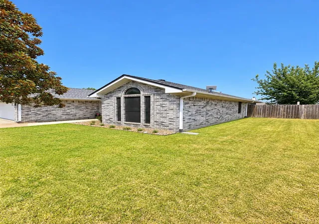 Photo 2 of Single family home for sale at 2407 Lava Ln, Killeen, TX 76549 | MLS# 4808949 | Listing updated on 2026-10-08