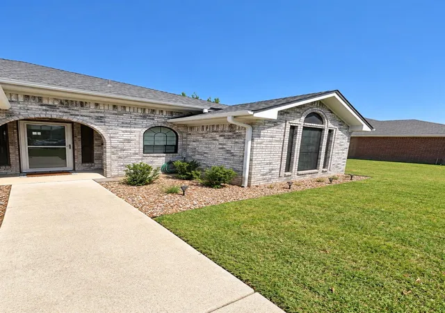 Photo 3 of Single family home for sale at 2407 Lava Ln, Killeen, TX 76549 | MLS# 4808949 | Listing updated on 2026-10-08
