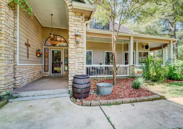 Photo 2 of Single family home for sale at 21015 Imperial Oak Dr, Magnolia, TX 77355 | MLS# 65327003 | Listing updated on 2026-09-24