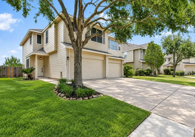 Photo 1 of Sale Pending at 6208 Stoney Crk Dr, Pasadena, TX 77503 | MLS# 62218086 | Listing updated on 2026-10-08