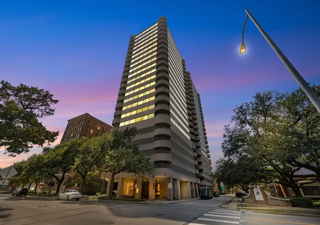 Photo 2 of Condo for sale at 5000 Montrose Blvd #15C, Houston, TX 77006 | MLS# 72810884 | Listing updated on 2026-08-31