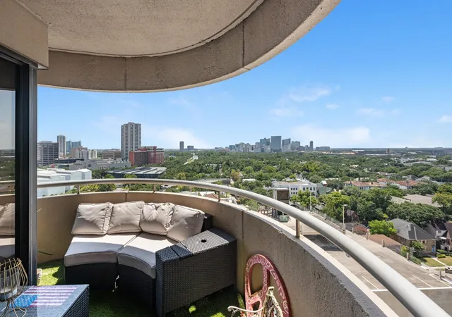 Photo 3 of Condo for sale at 5000 Montrose Blvd #15C, Houston, TX 77006 | MLS# 72810884 | Listing updated on 2026-08-31