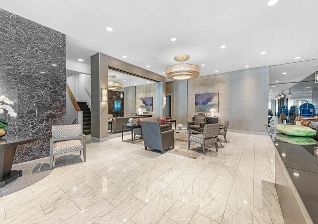 Photo 4 of Condo for sale at 5000 Montrose Blvd #15C, Houston, TX 77006 | MLS# 72810884 | Listing updated on 2026-08-31