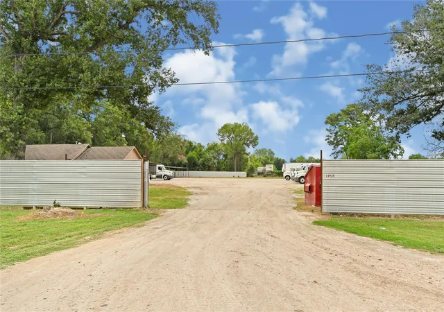 Photo 3 of Single family home for sale at 15934 Estella Ln, Houston, TX 77090 | MLS# 39273512 | Listing updated on 2026-09-09