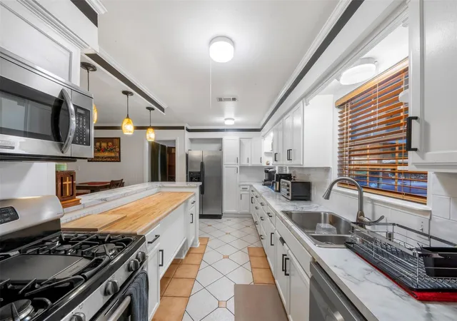 Photo 4 of Single family home for sale at 5519 Cheshire Ln, Houston, TX 77092 | MLS# 77912687 | Listing updated on 2026-09-12