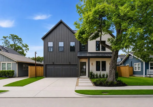 Photo 1 of Single family home for sale at 212 E 24th Street, Houston, TX 77008 | MLS# 35874761 | Listing updated on 2026-10-08
