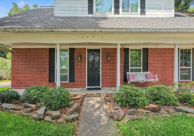 Photo 4 of Single family home for sale at 3306 Tompkins Dr, Baytown, TX 77521 | MLS# 77257171 | Listing updated on 2026-10-07