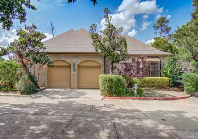 Photo 1 of Single family home for sale at 9712 Longmont Dr, Houston, TX 77063 | MLS# 25187200 | Listing updated on 2026-09-03
