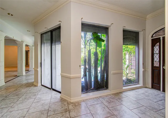 Photo 2 of Single family home for sale at 9712 Longmont Dr, Houston, TX 77063 | MLS# 25187200 | Listing updated on 2026-09-03