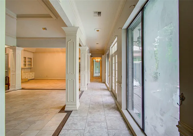 Photo 3 of Single family home for sale at 9712 Longmont Dr, Houston, TX 77063 | MLS# 25187200 | Listing updated on 2026-09-03