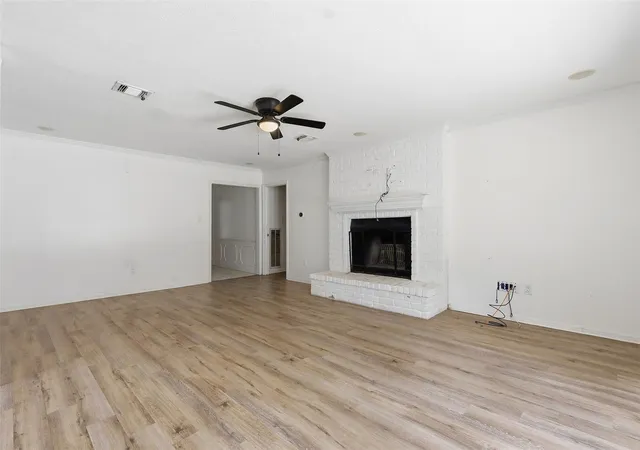 Photo 3 of Single family home for sale at 341 Dawn Hl Dr, Friendswood, TX 77546 | MLS# 15273142 | Listing updated on 2026-09-24