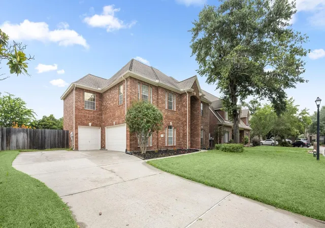 Photo 3 of Single family home for sale at 9514 Champions Cvs Dr, Spring, TX 77379 | MLS# 83658243 | Listing updated on 2026-09-19