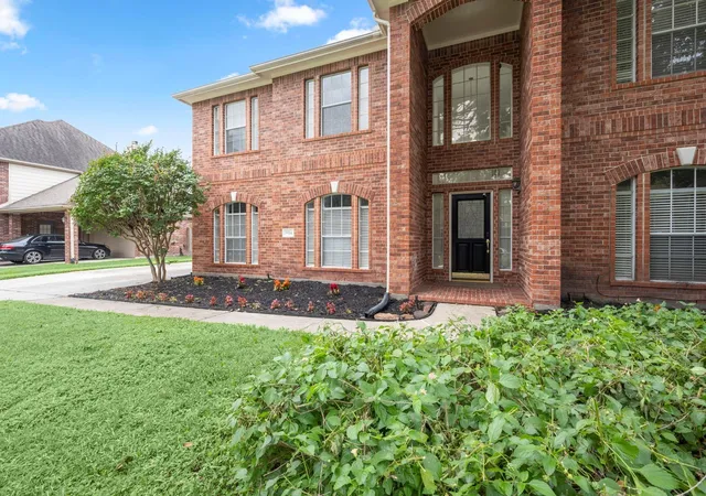 Photo 4 of Single family home for sale at 9514 Champions Cvs Dr, Spring, TX 77379 | MLS# 83658243 | Listing updated on 2026-09-19