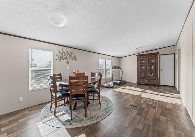 Photo 3 of Single family home for sale at 543 Ashlawn Dr, Conroe, TX 77303 | MLS# 28749881 | Listing updated on 2026-09-06