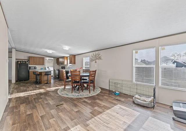Photo 3 of Single family home for sale at 543 Ashlawn Dr, Conroe, TX 77303 | MLS# 28749881 | Listing updated on 2026-09-06