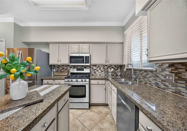 Single family home for sale at 11618 Peachwood Lake Dr, Sugar Land, TX 77498 | MLS# 88729797