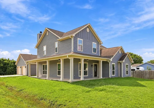Photo 2 of Single family home for sale at 3201 Hillsdale St, La Porte, TX 77571 | MLS# 92941258 | Listing updated on 2026-09-26