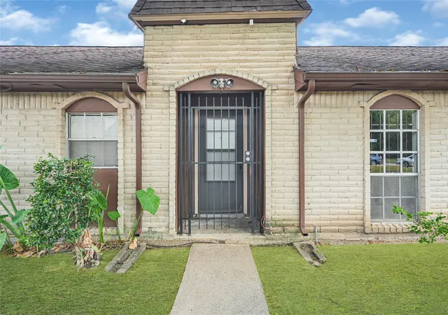 Condo for sale at 7064 Jetty Ln, Houston, TX 77072 | MLS# 3013518