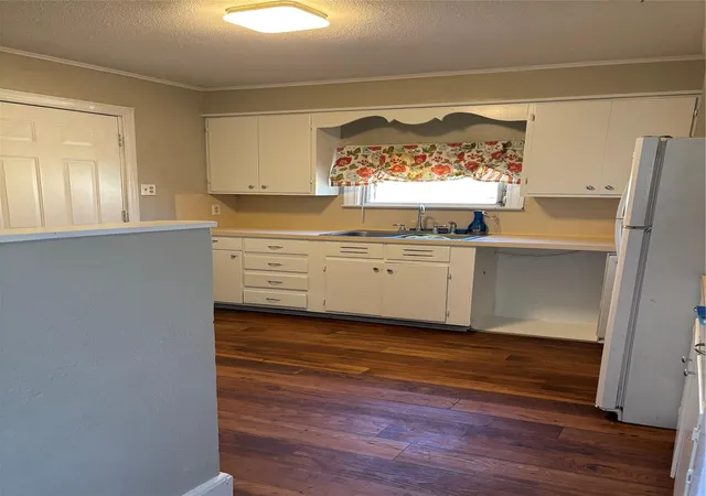 Photo 4 of Sale Pending at 1603 Florida St, Baytown, TX 77520 | MLS# 39305590 | Listing updated on 2026-09-18