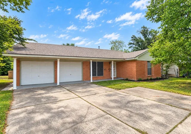 Photo 1 of Single family home for sale at 10807 Safeguard St, Houston, TX 77047 | MLS# 36675334 | Listing updated on 2026-10-05