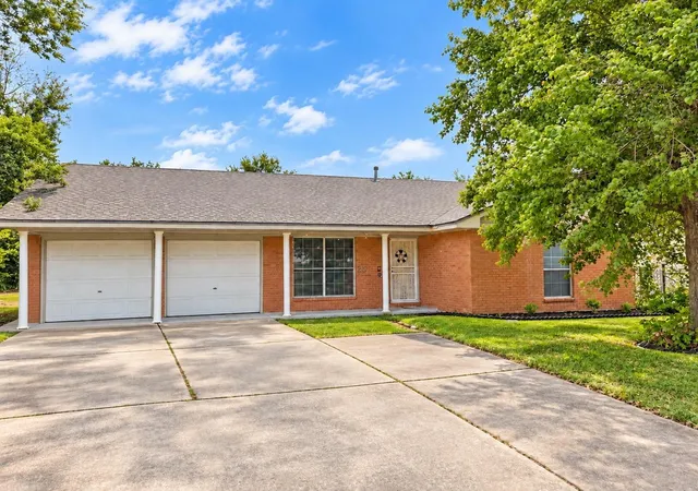 Photo 2 of Single family home for sale at 10807 Safeguard St, Houston, TX 77047 | MLS# 36675334 | Listing updated on 2026-10-05