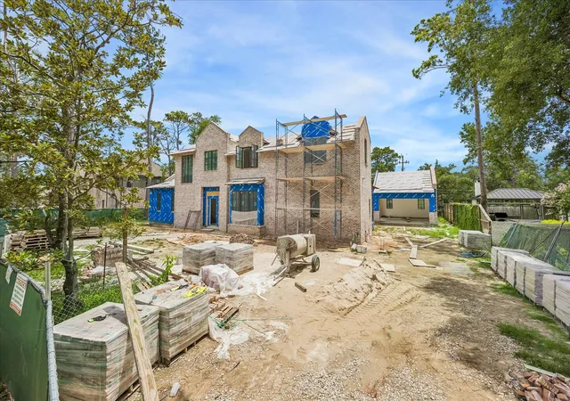 Photo 2 of Single family home for sale at 10607 Gawain Ln, Houston, TX 77024 | MLS# 68838550 | Listing updated on 2026-09-04