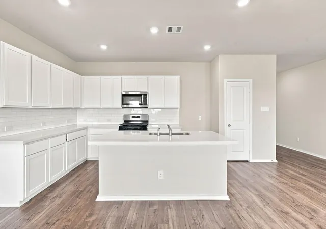 Photo 3 of Sale Pending at 6723 Pebble Blf Ct, Cove, TX 77523 | MLS# 97701596 | Listing updated on 2026-09-17