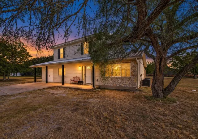 Photo 3 of Single family home for sale at 2009 Quail Run, College Station, TX 77845 | MLS# 5562371 | Listing updated on 2026-09-11