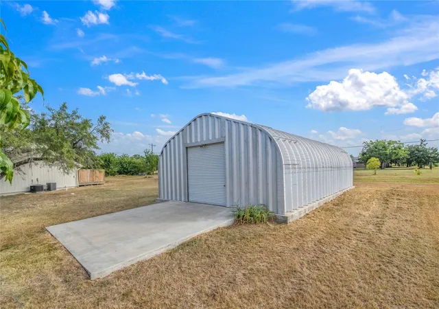 Photo 4 of Single family home for sale at 2009 Quail Run, College Station, TX 77845 | MLS# 5562371 | Listing updated on 2026-09-11