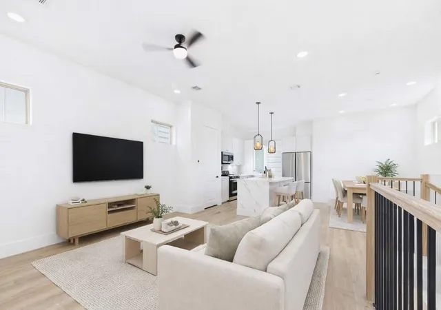 Photo 2 of Single family home for sale at 5316 Terry St, Houston, TX 77009 | MLS# 53243515 | Listing updated on 2026-09-23