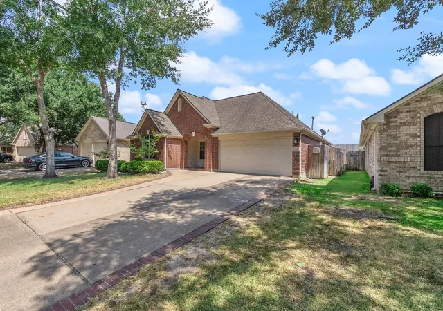 Photo 2 of Single family home for sale at 10638 Desert Springs Cir, Houston, TX 77095 | MLS# 59993559 | Listing updated on 2026-09-11